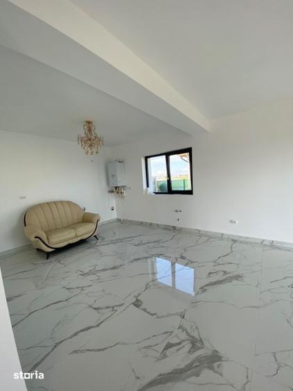 Casă cu 8 camere cu Teren 412 Mp în Bariera Vâlcii