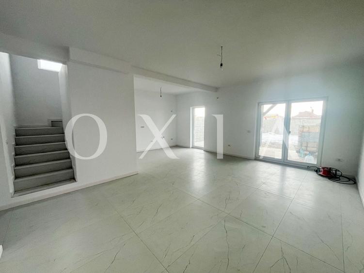 Duplex cu 5 camere cu Canalizare în Remetea Mare