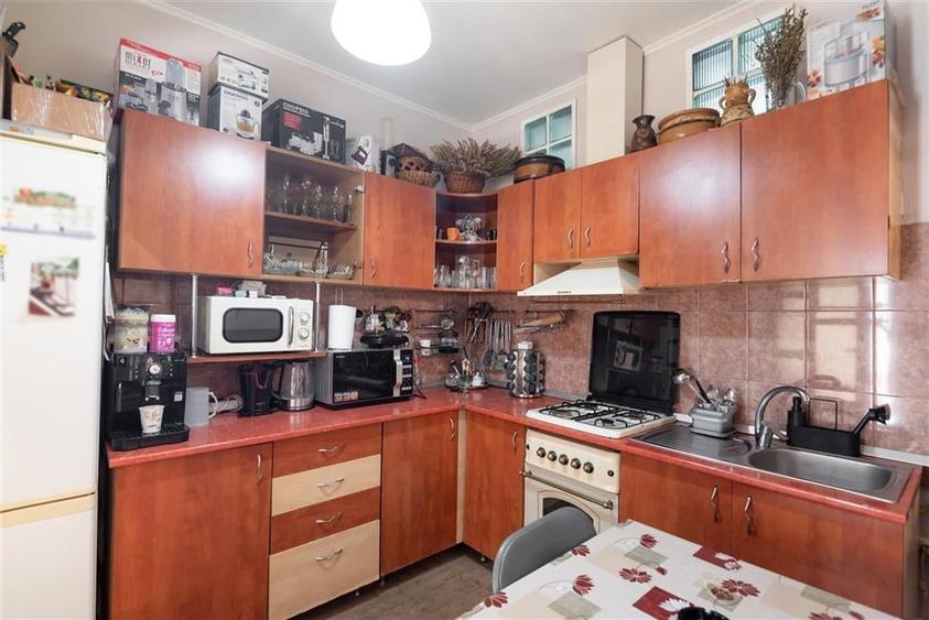 RECO Casa cu 3 Camere la Curte Comuna, Central, Oradea - 14