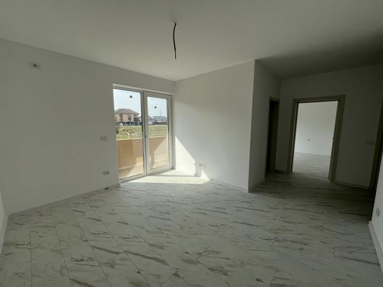 APARTAMENT CU CURTE PROPRIE, DECOMANDAT, LA ASFALT - 2