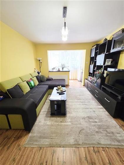 Apartament 4 camere, zona Astra - 1