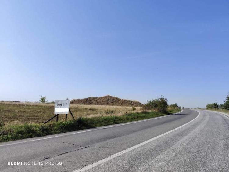 Teren de 2500 mp, în Cocorăștii Colț