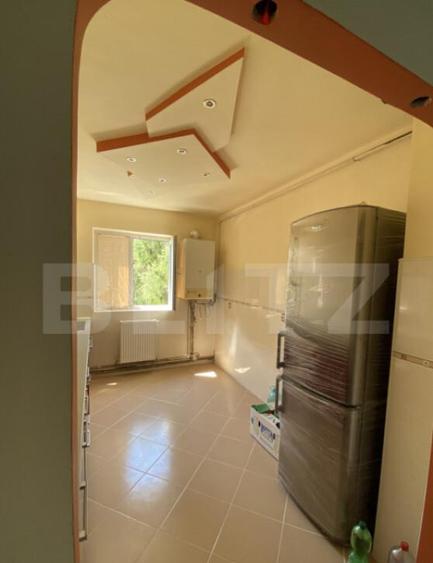 Apartament de 3 camere, 2 bai si balcon inchis, etaj interme - 12