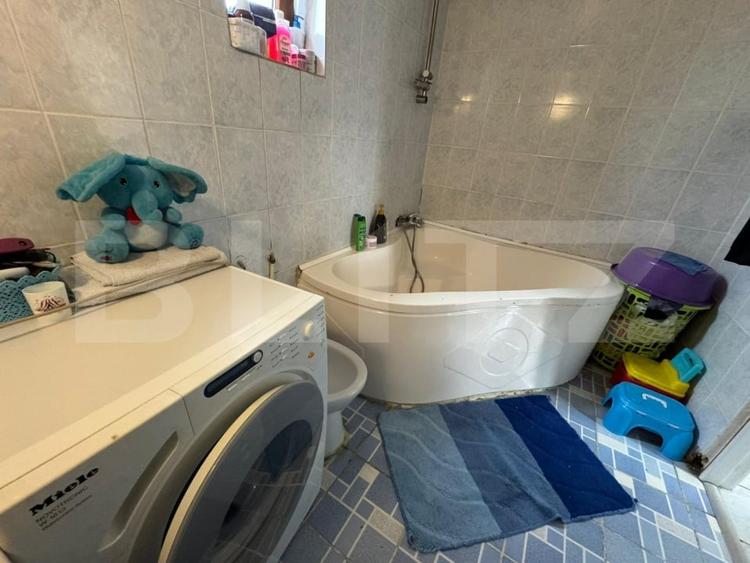 Apartament de vanzare, cu 2 camere, 57 mp, decomandat, zona Balcescu - 11