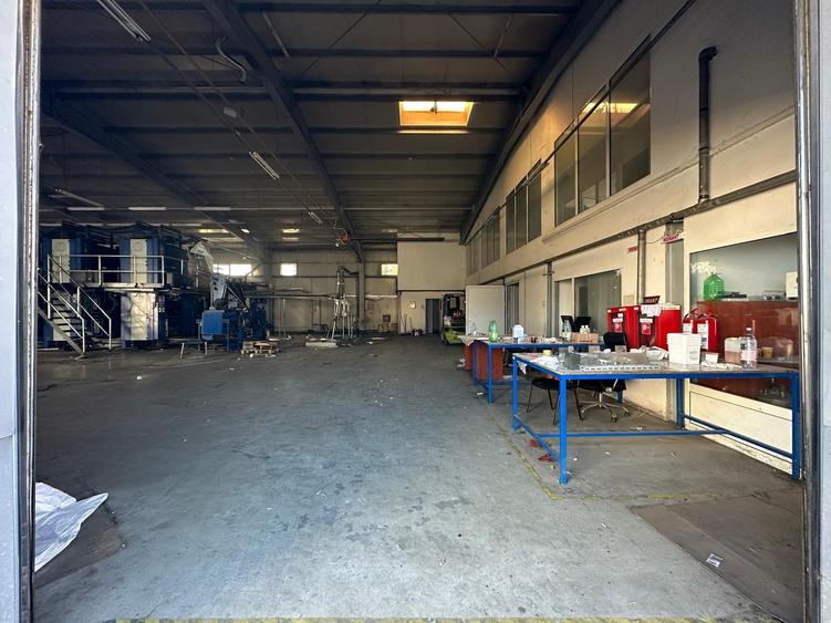 Hala 1023mp, depozit, putere mare instalata, str. Aurel Vlaicu - 5