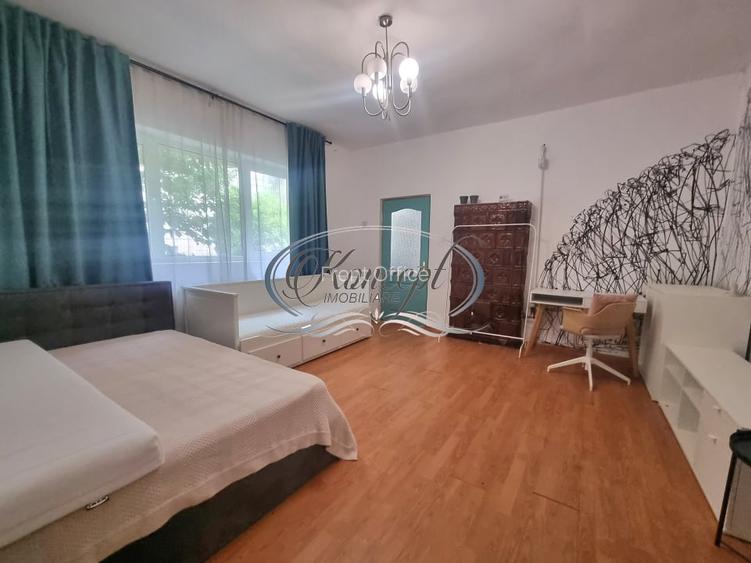 Casa cu terasa si pictura murala originala, centrul Clujului
