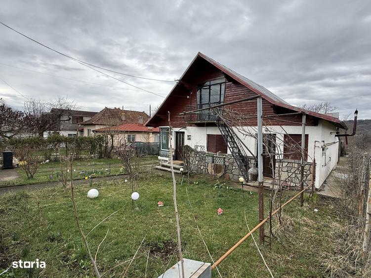 Casa corp C1 84mp + casa corp C2 51mp+garaj+ gradina si teren 889mp - 14