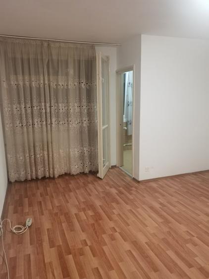 Garsonieră decomandată în Berceni