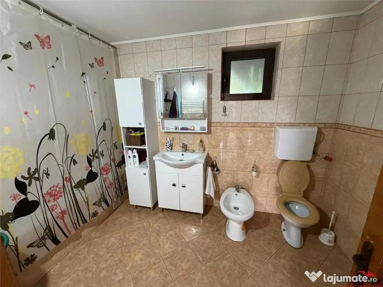 Casa P M de in Odobesti 1.021mp teren - 8