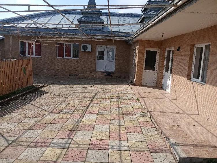 Vind casa de locuit in comuna Movileni - 2