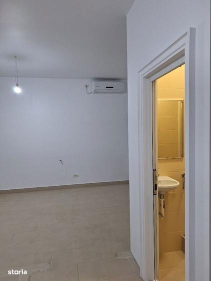 Piata 16 Februarie, spatiu comercial 80 mp. - 9