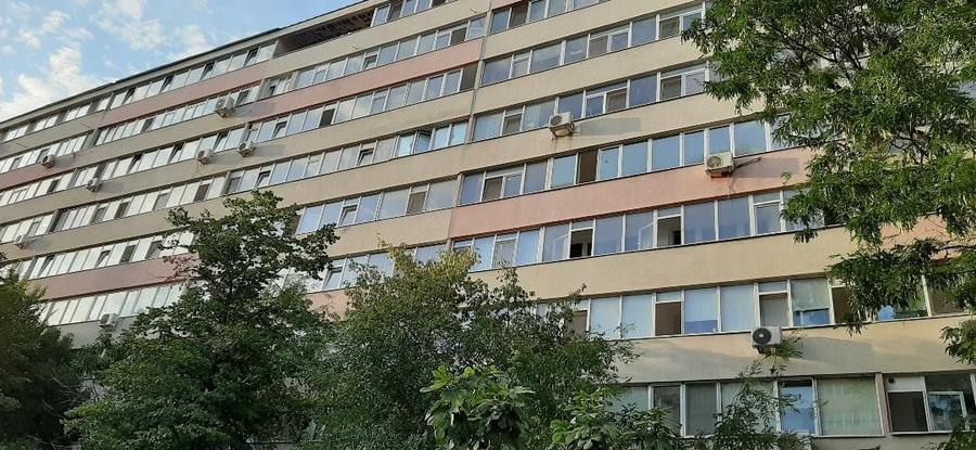 Apartament 3 cam  sau spatiu com cu balcon stradal pe Sos Stefan cel Mare - 14