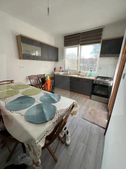 Casa de vanzare, 158 mp, zona Ronat - 8