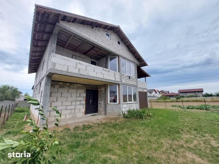 Casă cu 5 camere cu Teren 500 Mp în Ghercești