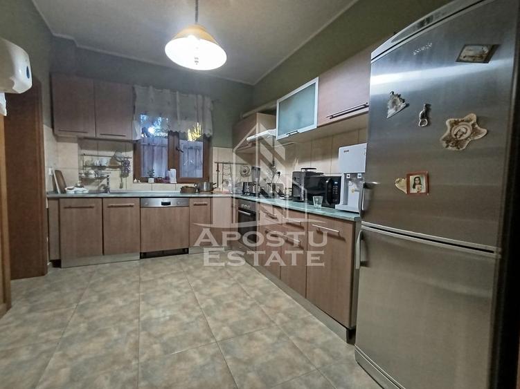 Casa Individuala impresionanta, curte bine amenajata, zona Semicentral - 12