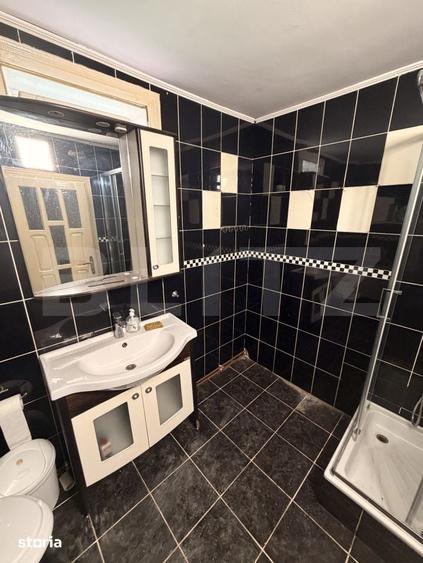 Casă cu 7 camere cu Teren 671 Mp în Central