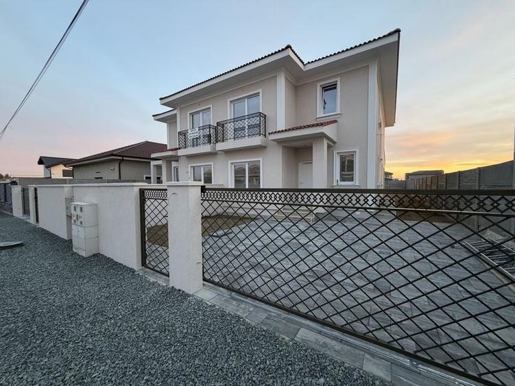 Casă cu 4 camere în Urseni