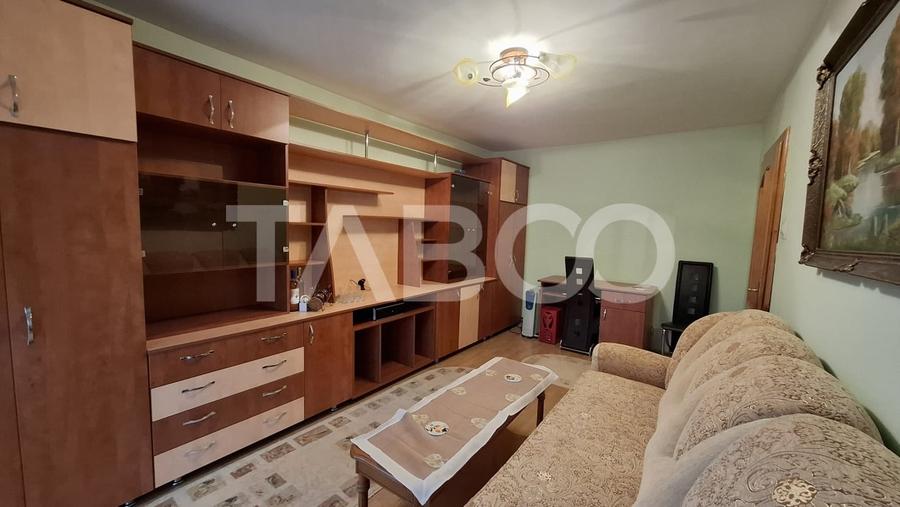 Apartament cu 3 camere decomandat, mobilat în Valea Aurie