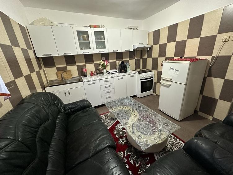 Casă cu 2 camere cu Teren 300 Mp în Central
