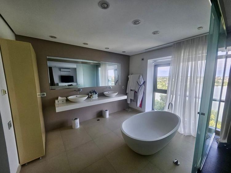 Penthouse cu 5 camere, mobilat în Tei