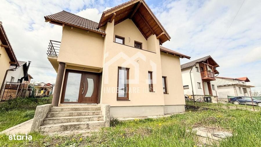 Casă cu 4 camere cu Teren 300 Mp în Central