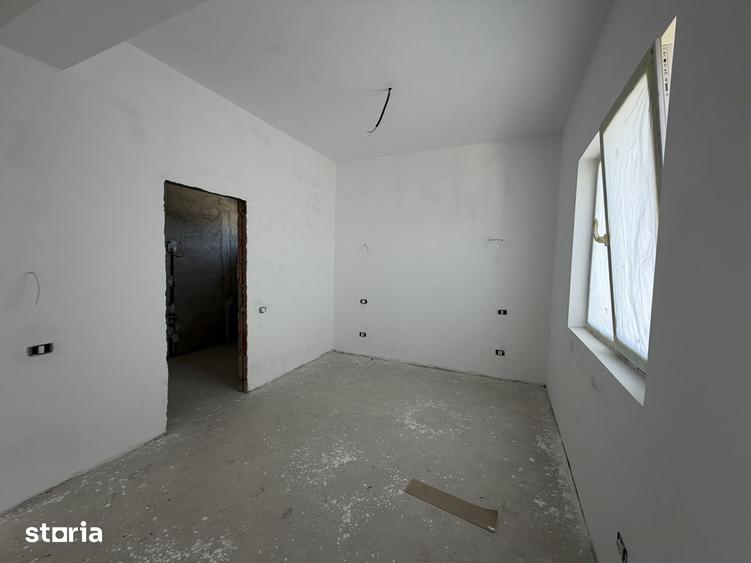 Casă cu 4 camere cu Teren 400 Mp în Domnești