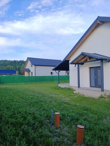 Casă cu 4 camere în Drăganu