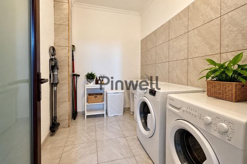 Casă individuală cu 4 camere cu Canalizare în Est
