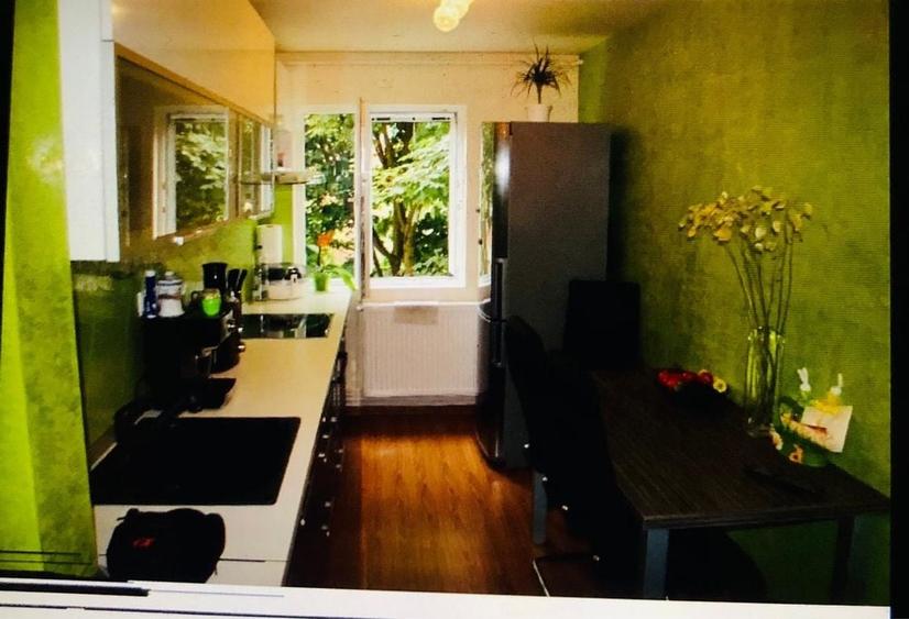 Apartament cu 3 camere semidecomandat în Govândari