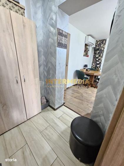 Apartament cu 3 camere decomandat în Cetate