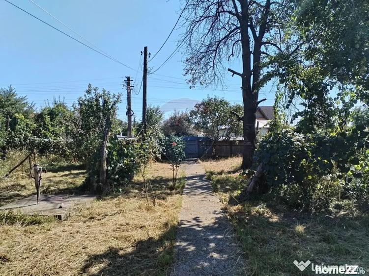 Casă cu 4 camere cu Teren 3370 Mp în Central