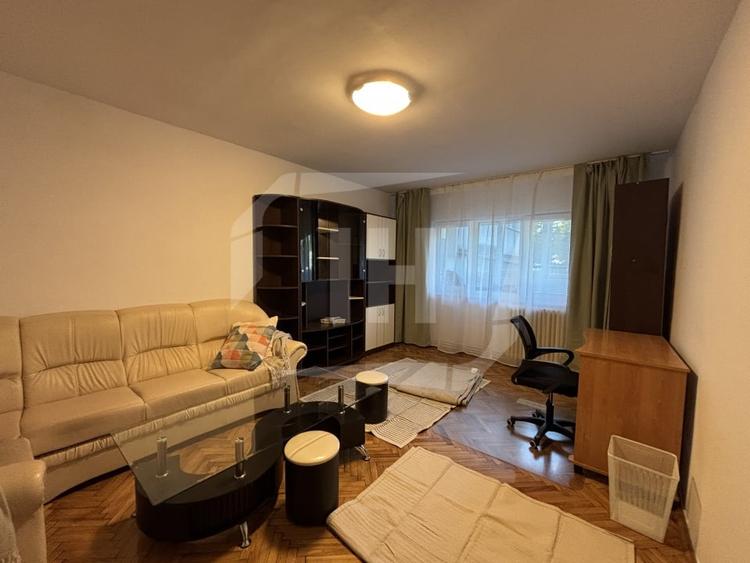 Apartament cu 3 camere decomandat, mobilat în Zorilor
