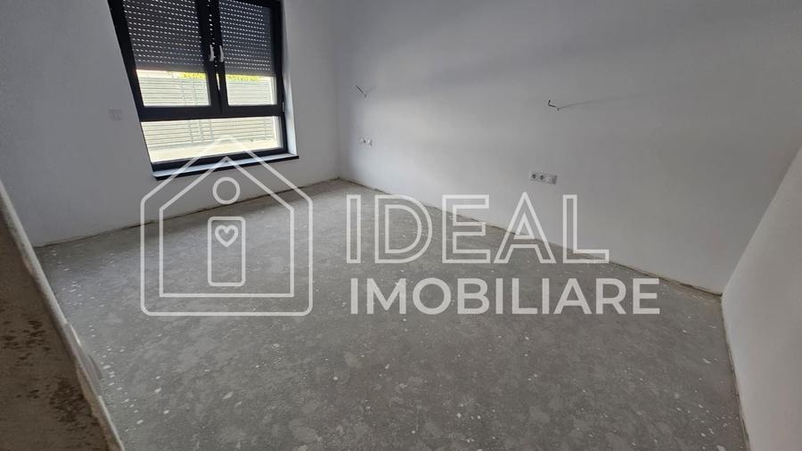 Casă individuală cu 4 camere cu Canalizare în Cristian