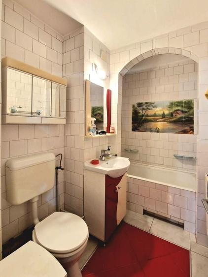 Apartament 3 camere, 2 băi, decomandat, etaj 2 - 5