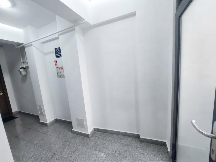 Birou, de 103 mp, în Delfinariu