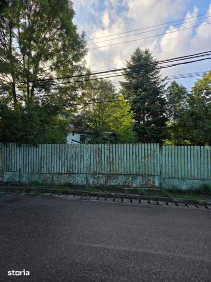 Teren de 2500 mp, în Central