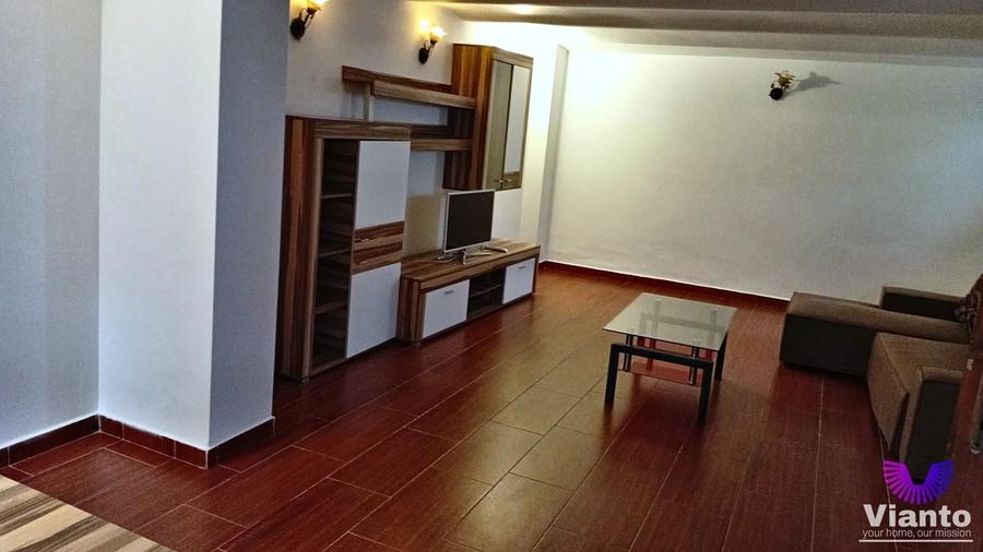 Casă individuală cu 4 camere cu Canalizare în Lazaret