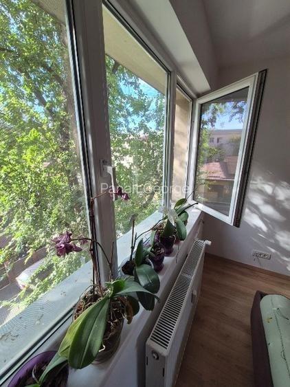 Apartament cu 3 camere decomandat, mobilat în Titan