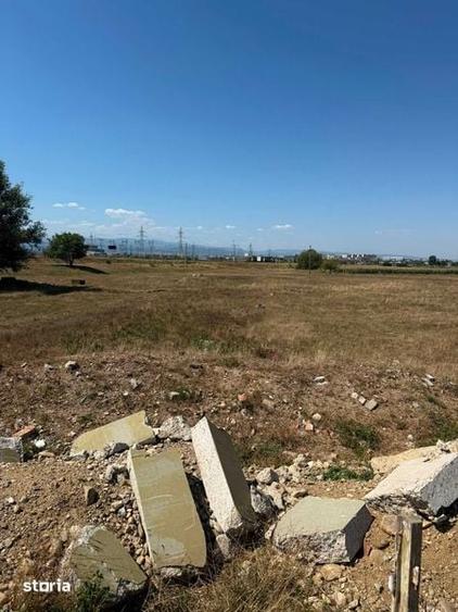 Teren de 3000 mp, în Ștrand