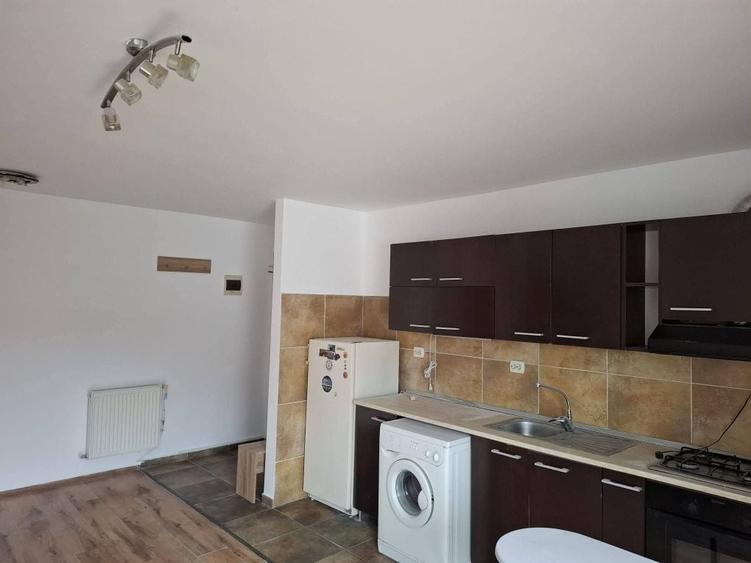 Apartament cu 2 camere decomandat în Florești