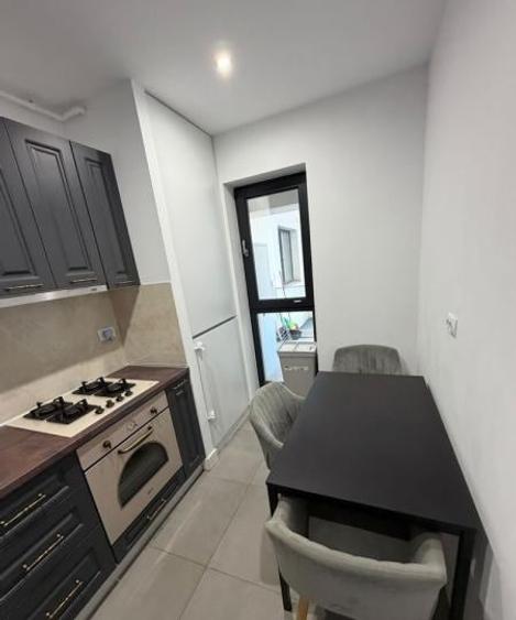 Apartament cu 3 camere decomandat, mobilat în Pipera