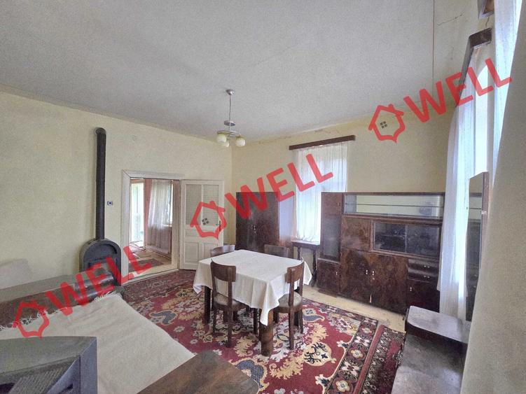 Casă cu 2 camere cu Teren 2000 Mp în Aita Mare