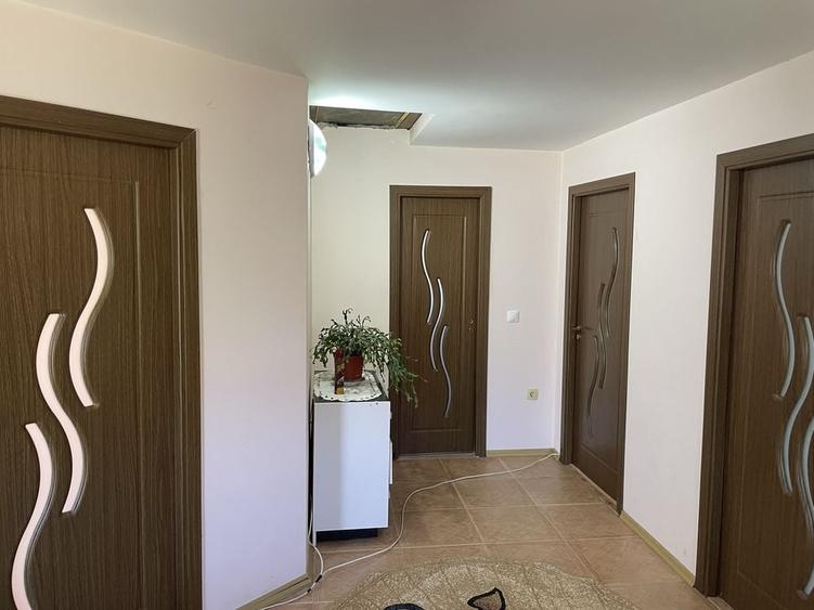 Casă cu 4 camere în Valea Mărului
