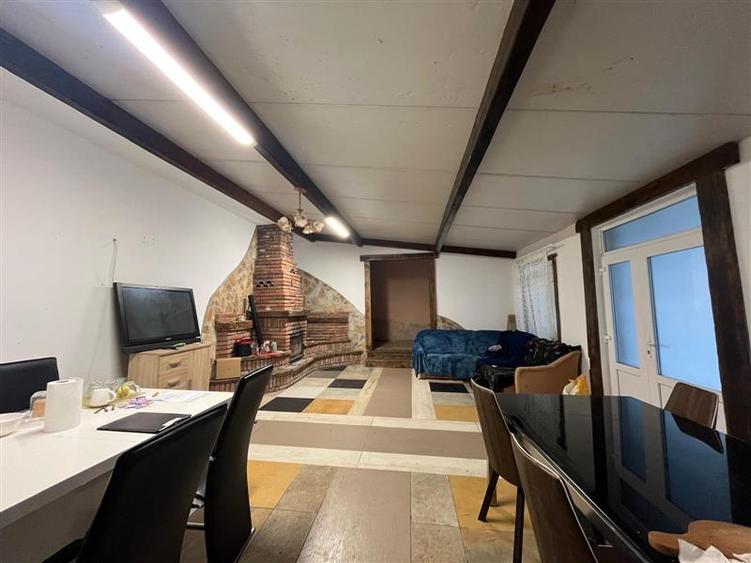 Casă individuală cu 6 camere cu Teren 2999 Mp în Ohaba-Forgaci