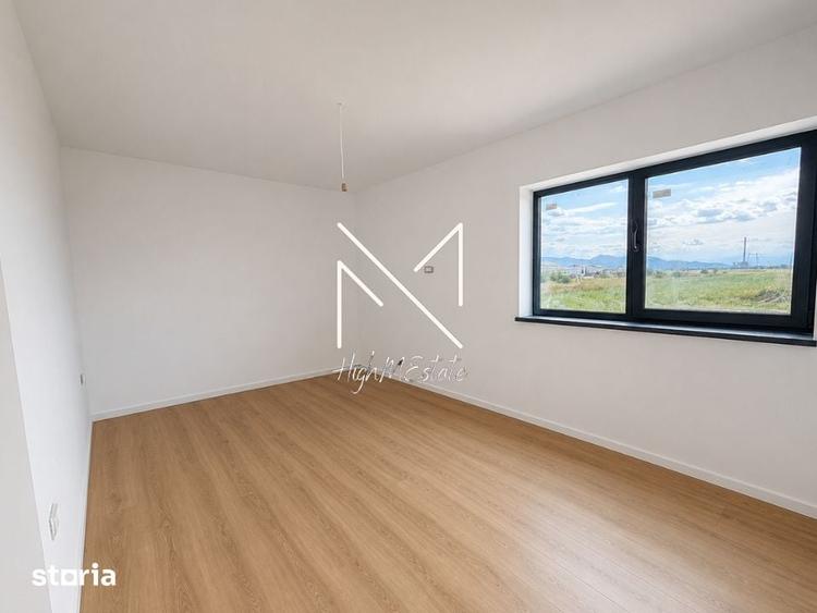 Casă cu 4 camere cu Teren 350 Mp în Noua