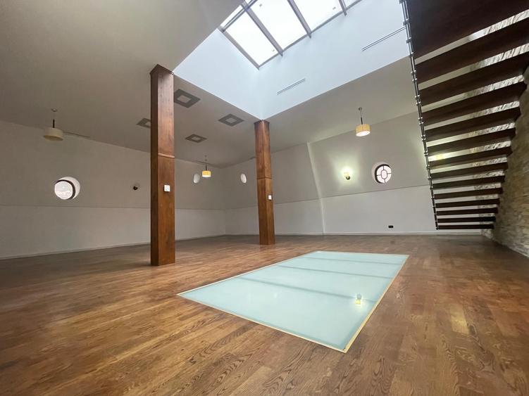 Casă cu 21 camere cu Teren 431 Mp în Grădina Icoanei