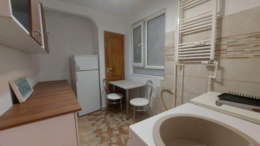 Apartament cu 2 camere decomandat în Cantemir