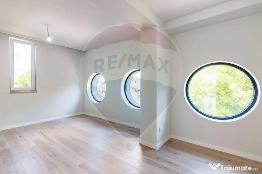 Casă cu 9 camere cu Teren 532 Mp în Băneasa