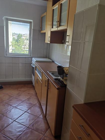 Apartament cu 4 camere decomandat în Dacia