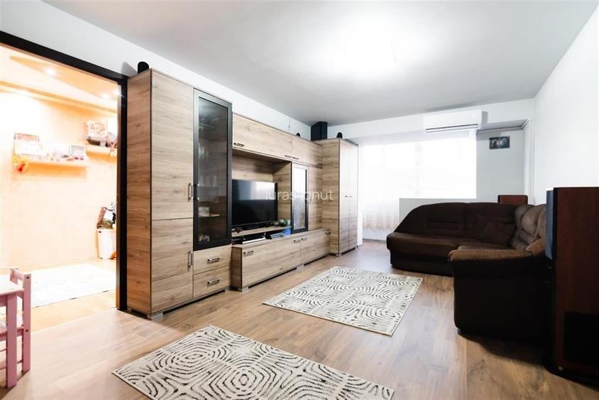 Apartament cu 4 camere decomandat în Decebal Apartament cu 4 camere decomandat în Decebal